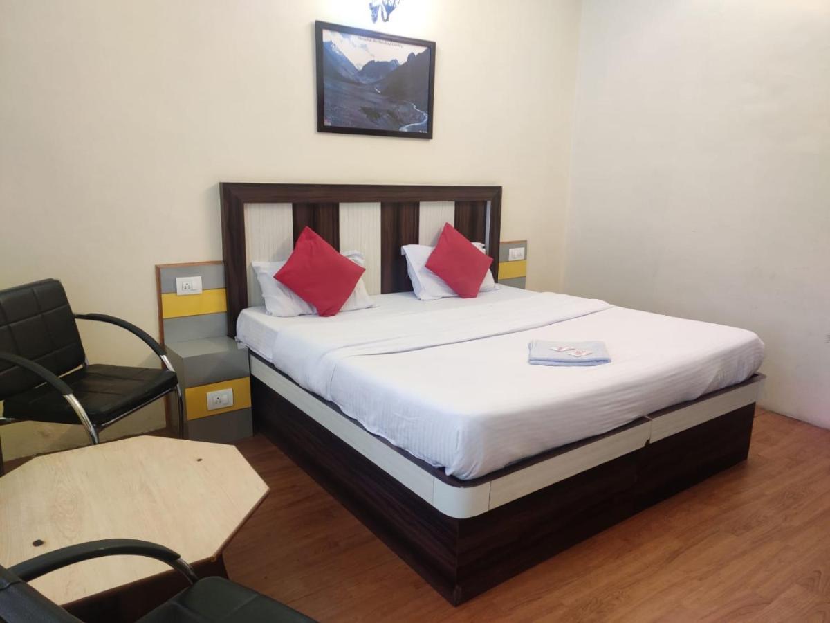 Hotel Amandeep 다람샬라 외부 사진