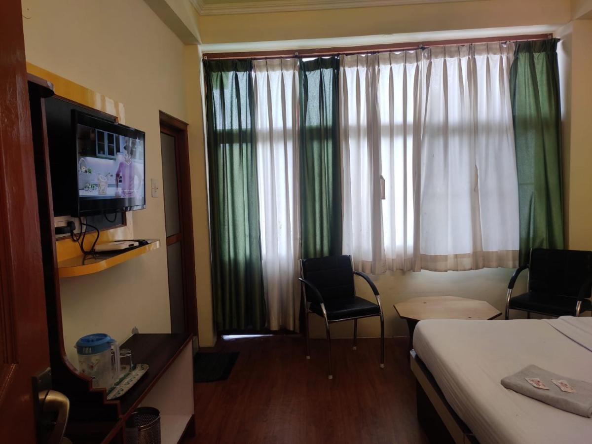 Hotel Amandeep 다람샬라 외부 사진
